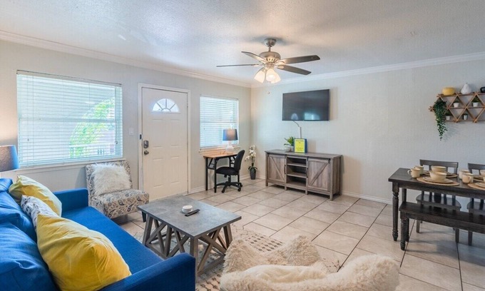 Mahncke Park Apartment | Beautiful Apartment @ The Botanical Gardens #10