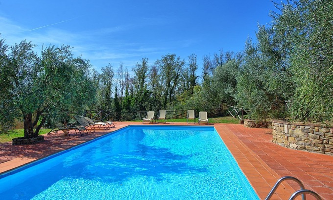 Montelupo Fiorentino Apartment | Beautiful apartment with WIFI, pool, TV, pets allowed, panoramic view and parking, close to Flor.