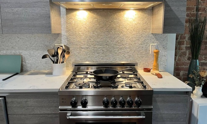 Crown Heights Apartment | Beautiful Apartment with Rooftop & Piano