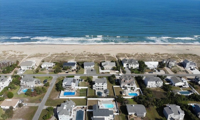 Sandbridge House | Beautiful Beach Palace With a Gorgeous View!