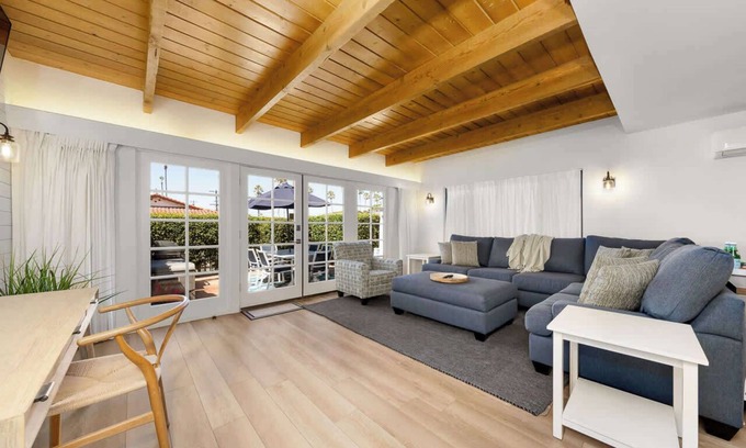 Beach Barber Tract House | Beautiful Beachside Bliss