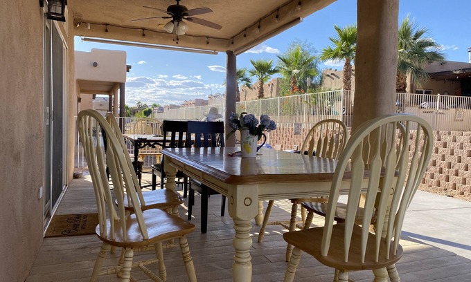 Mohave Valley House | Beautiful Big House one block from the Colorado River