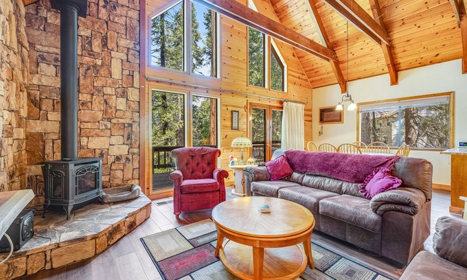 Arnold Cabin | Beautiful Blue Lake Springs cabin with fireplace, deck, and private W/D