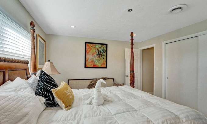 Boca Raton House | Beautiful Boca Home, spacious Land, Mins To Beach