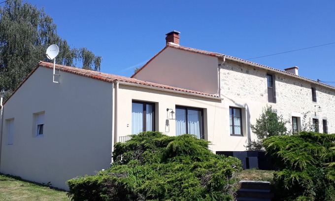 La Roche-sur-Yon House | Beautiful, bright house