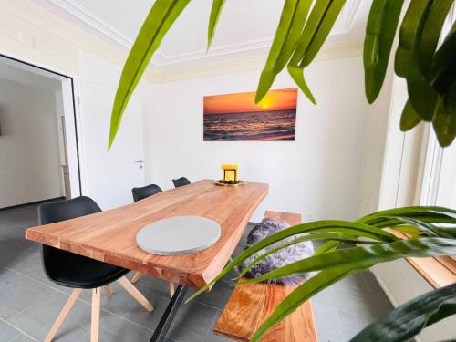 St. Gallen Apartment | Beautiful, bright, large apartment with balcony smarttv