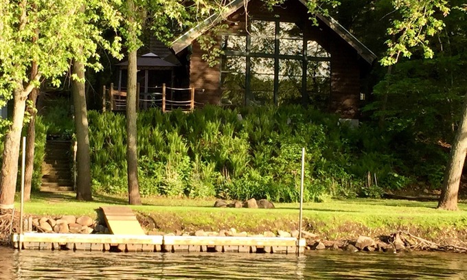 Poynette Cabin | Beautiful Cabin on Scenic WI River/Lake Wisconsin. Close to WI Dells and Madison