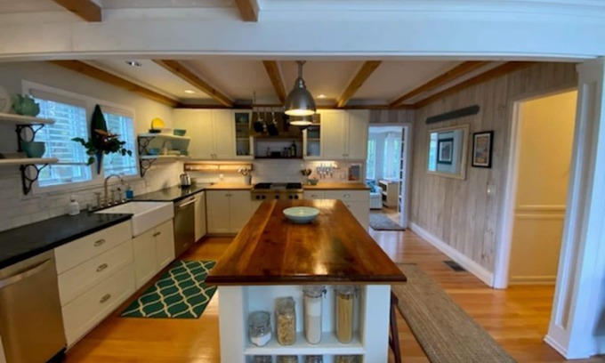 Middletown House | Beautiful Canyon Cottage on a huge private lot