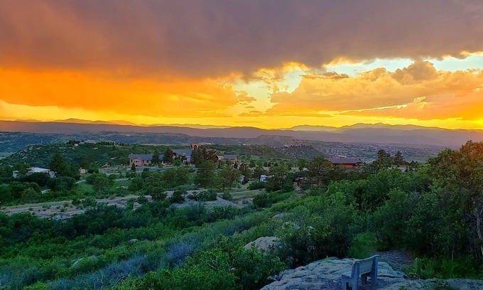 Castle Rock House | BEAUTIFUL CASTLE ROCK HOME WITH BREATHTAKING MOUNTAIN VIEWS !