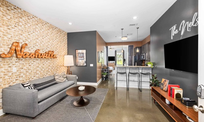 West End Condo | Beautiful Condo for 4, Mins to Nashville Nightlife
