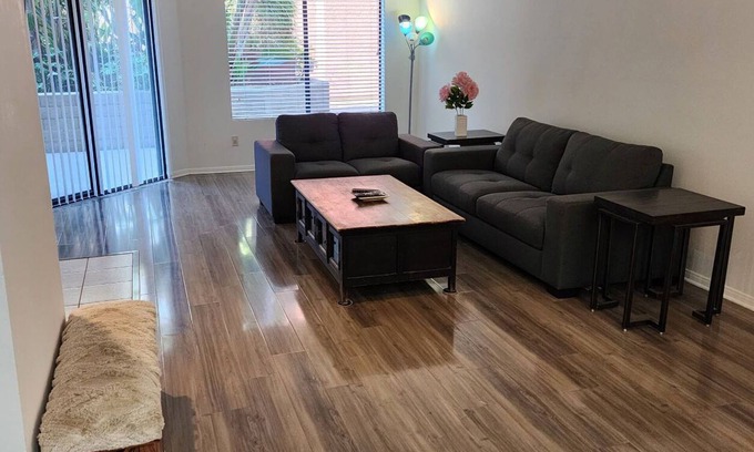 Franklin Condo | Beautiful condo just 4 minutes from the beach!