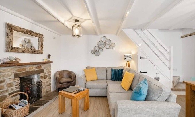 Mevagissey House | Beautiful Cottage Minutes from Mevagissey Harbour