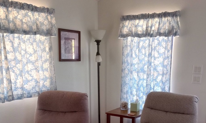 Yuma Cottage | Beautiful Cottage in RV Park