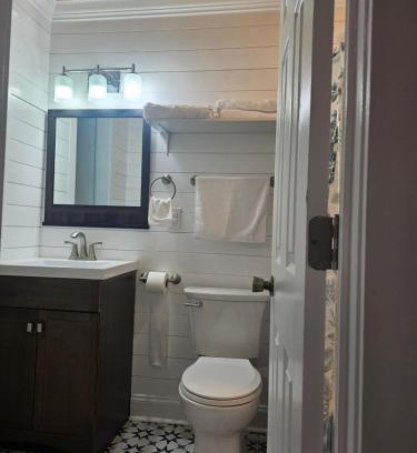 Goose Creek Other | Beautiful cozy cabin to relax in charleston sc