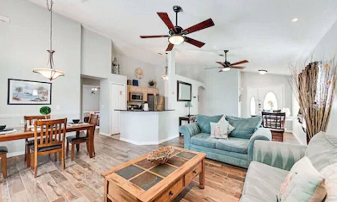 Royal Palms House | Beautiful & Cozy Home Away From Home Near Orlando Attractions - 4BR/3Bath
