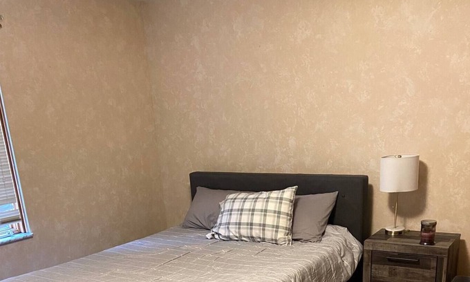 Ashland House | Beautiful cozy Townhome Duplex house - Near UK Kings Daughter Hospital