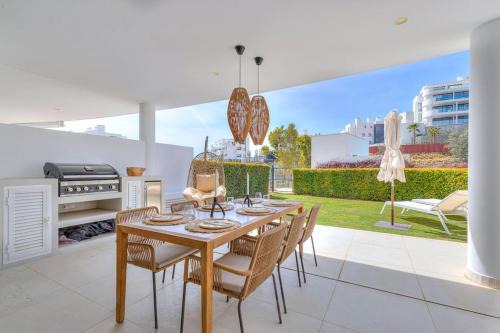 Fuengirola Apartment | Beautiful Deluxe Garden Apartment