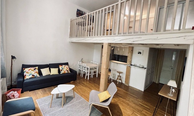 Guilhemery Apartment | Beautiful Duplex Near Downtown