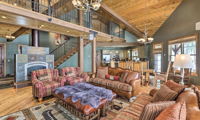 Eureka House | Beautiful Eureka Cabin Rental on Golf Resort!