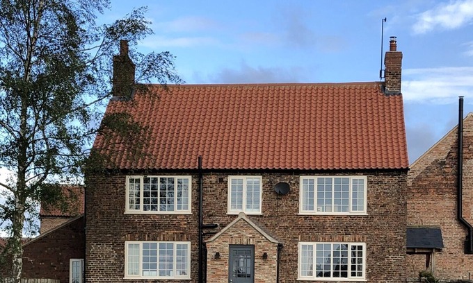 York House | Beautiful Family Farmhouse set in unspoilt countryside Vale of York