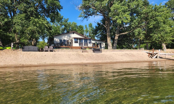 Battle Lake House | Beautiful, family friendly Lake home w/sunroom and 100ft of sandy beach!