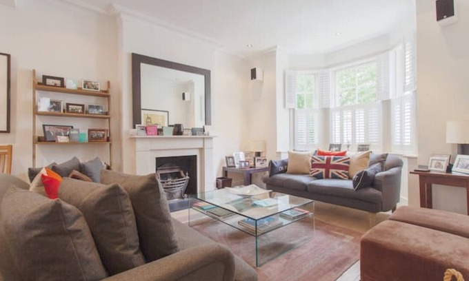 Town House | Beautiful family/group house in Parsons Green, London SW6