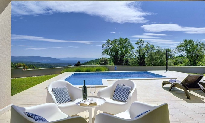 Kavran House | Beautiful finca with private pool and sun beds