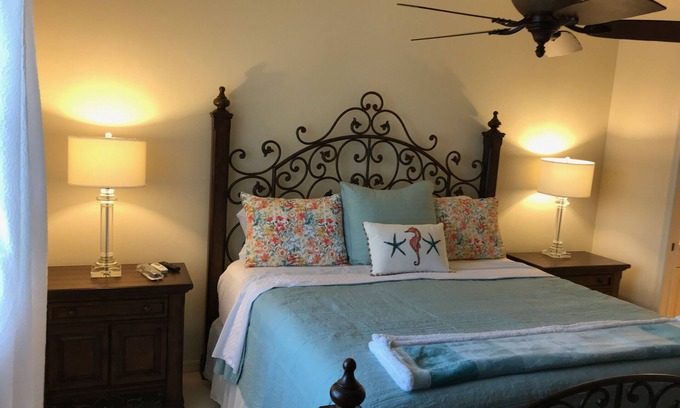 Naples Condo | Beautiful first floor condo with lake view!
