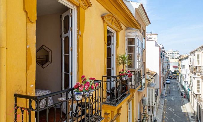 La Victoria Apartment | Beautiful Flat Near Plaza Merced - TakeCareMalaga