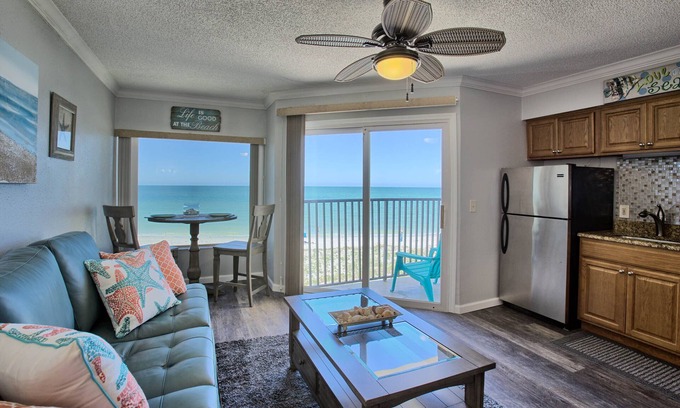 Belleair Beach Condo | Beautiful freshly remodeled beachfront condo