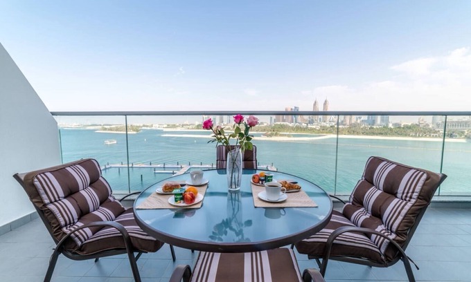 Palm Jumeirah Apartment | beautiful *full sea view *in palm with private beach access