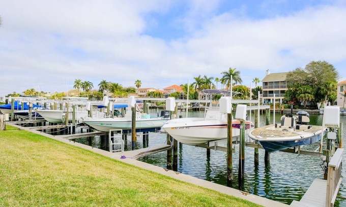 Tierra Verde Condo | Beautiful Gem 5 min from Ft. De Soto Beach!