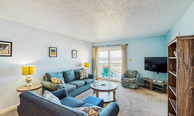 Rodanthe Condo | Beautiful getaway in Oceanfront complex with pool, free WiFi, WD, & central AC