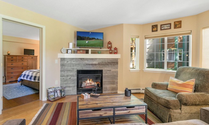 Edwards Condo | Beautiful Ground-level Condo, Hot tub, Pool Minutes to Arrowhead Ski Resort