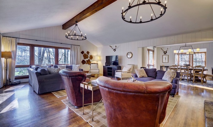 Cashiers Cottage | Beautiful High Hampton-Charming 5-bedroom cottage