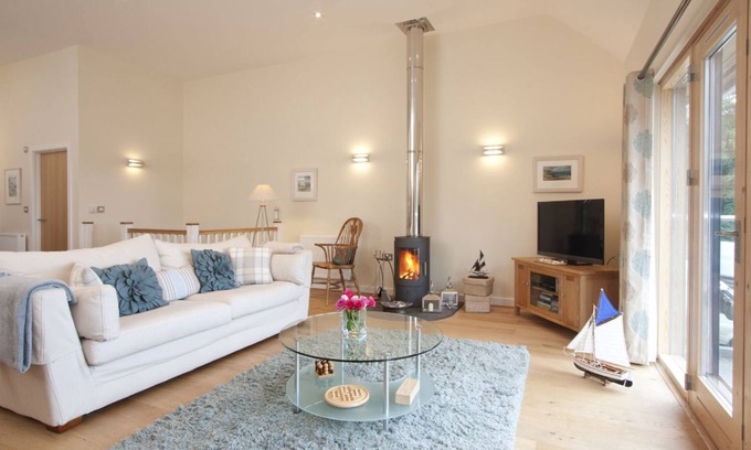 Talland House | Beautiful holiday home, just a walk away from Talland beach.