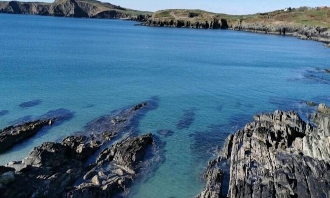 Castletownsend House | Beautiful Home above Sandycove Beach! Fishing, Bird Watching, Walking, Swimming!