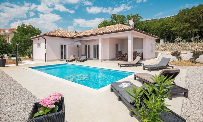 Viskovici House | Beautiful home in Koromacno with WiFi