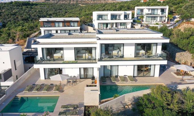 Jakisnica House | Beautiful home in Lun