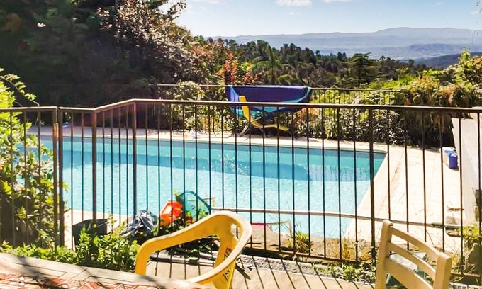 Mercuer House | Beautiful home in Mercuer with WiFi