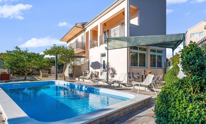 Razanj House | Beautiful home in Razanj with WiFi