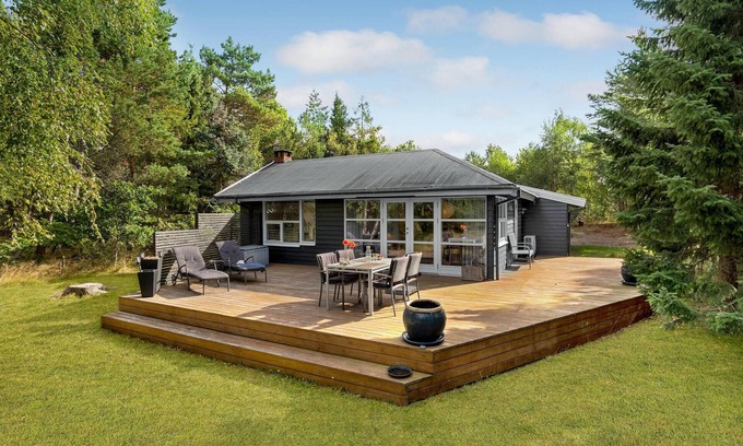 Hoensinge House | Beautiful home in Vig with WiFi