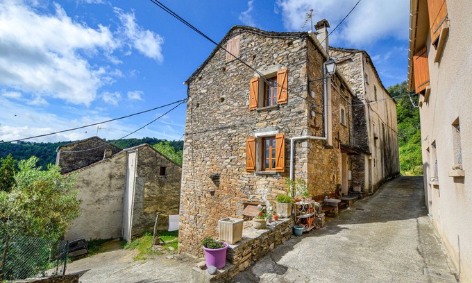 Zalana House | Beautiful home in Zalana