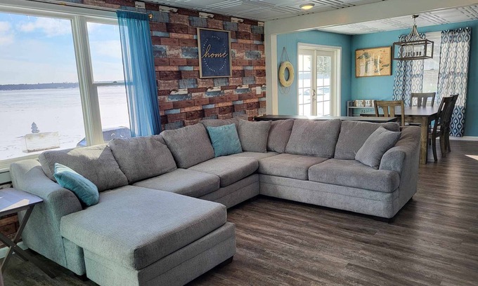 Brimley House | Beautiful home on the Back Bay of Lake Superior near Bay Mills Resort and Casino