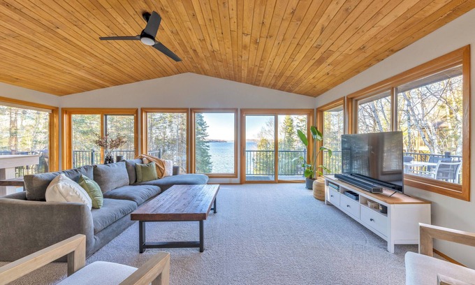 Grand Rapids House | Beautiful home on Lake Pokegama!