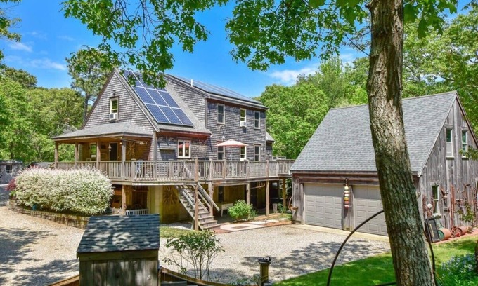 South Chatham House | Beautiful Home w/Artistic Flair!