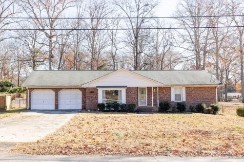 Taylors House | Beautiful Home. W/Hot Tub. Great Location