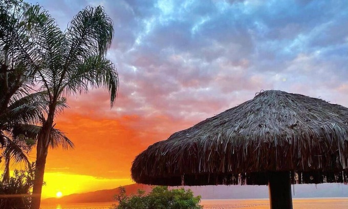Canto Grande House | Beautiful house on the sand for up to 14 people