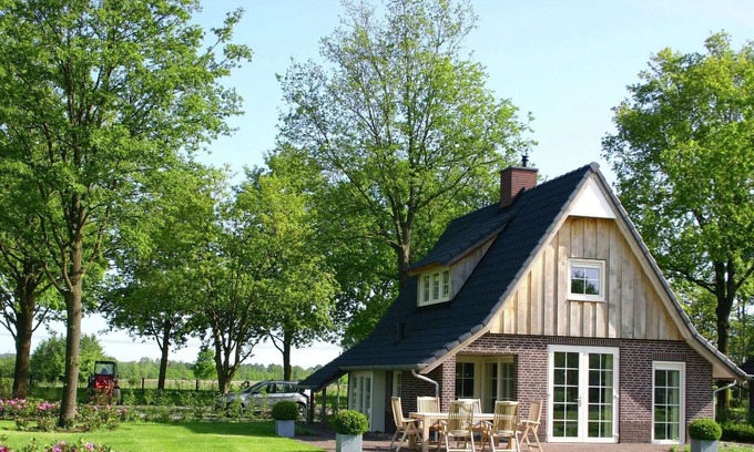 Hellendoorn House | Beautiful house with garden in a green environment