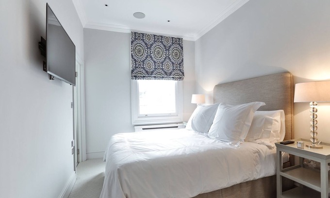 Parsons Green and Walham Apartment | Beautiful Kings Road Gem - 2 bedroom/2.5bathroom